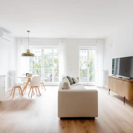 Luxury 2 Bedroom Apartament, Close To San Siro, Fiera And 10 Min Metro To Duomo Milano Eksteriør billede